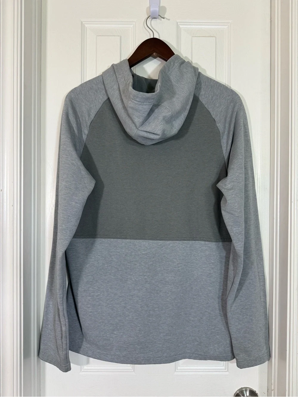 Nike Therma-Fit Men’s Gray Pullover Hoodie Neon Zip Pockets Sweatshirt Size M